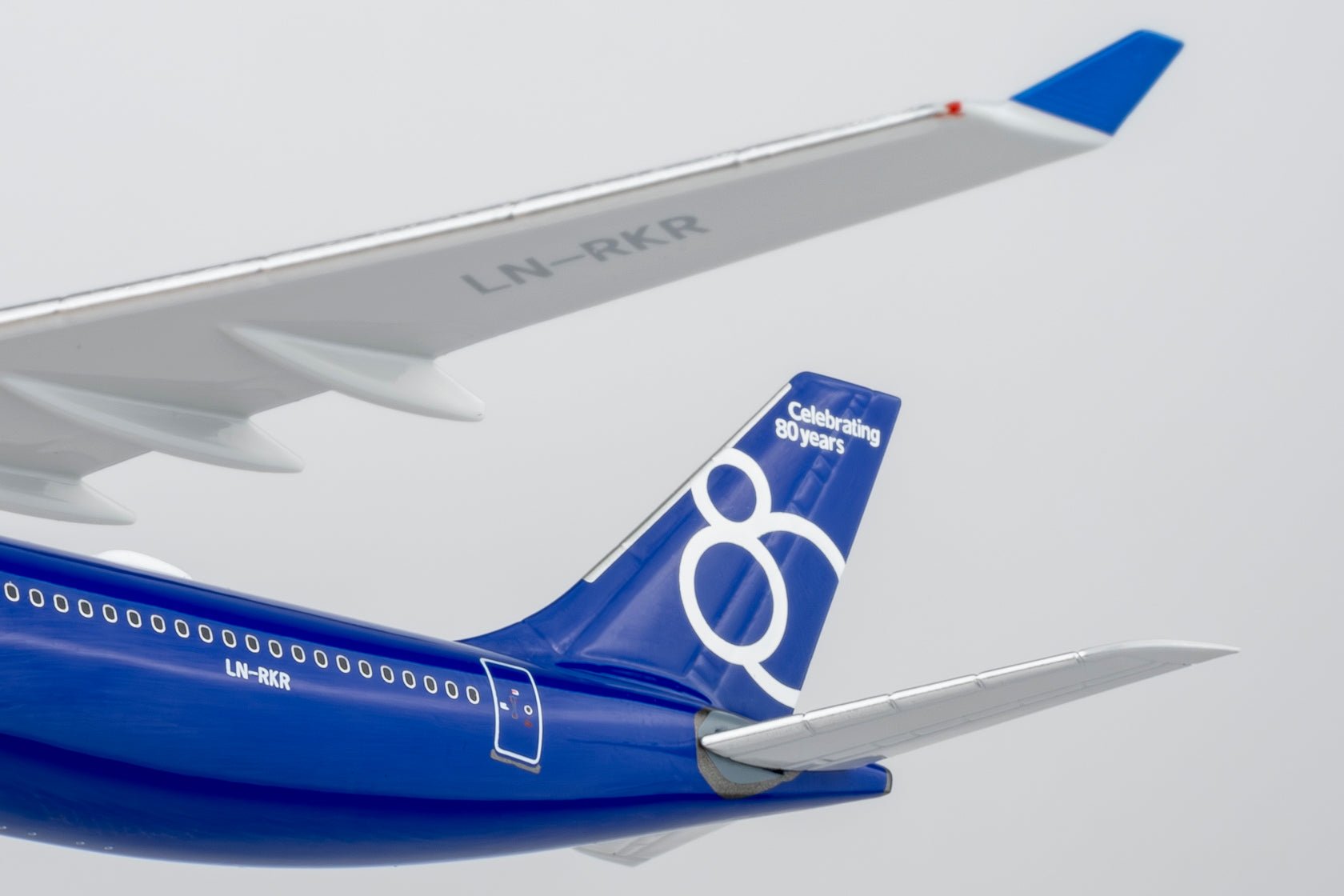 Pre-Order NG Models ULTIMATE 62088 1:400 SAS Scandinavian Airlines A330-300 LN-RKR (Celebrating 80 Years Livery)