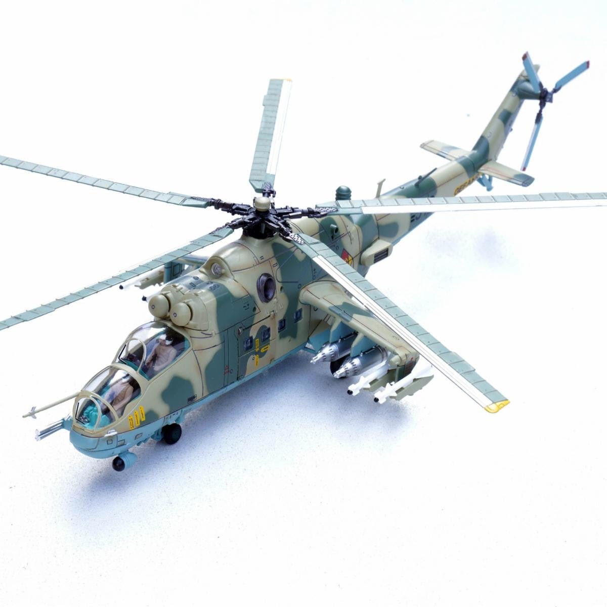 Pre - Order Panzerkampf 14005PG 1:72 MI - 24P, 5th Helicopter Sqn. 512 1988 - Basepohl AB, Eastern Germany