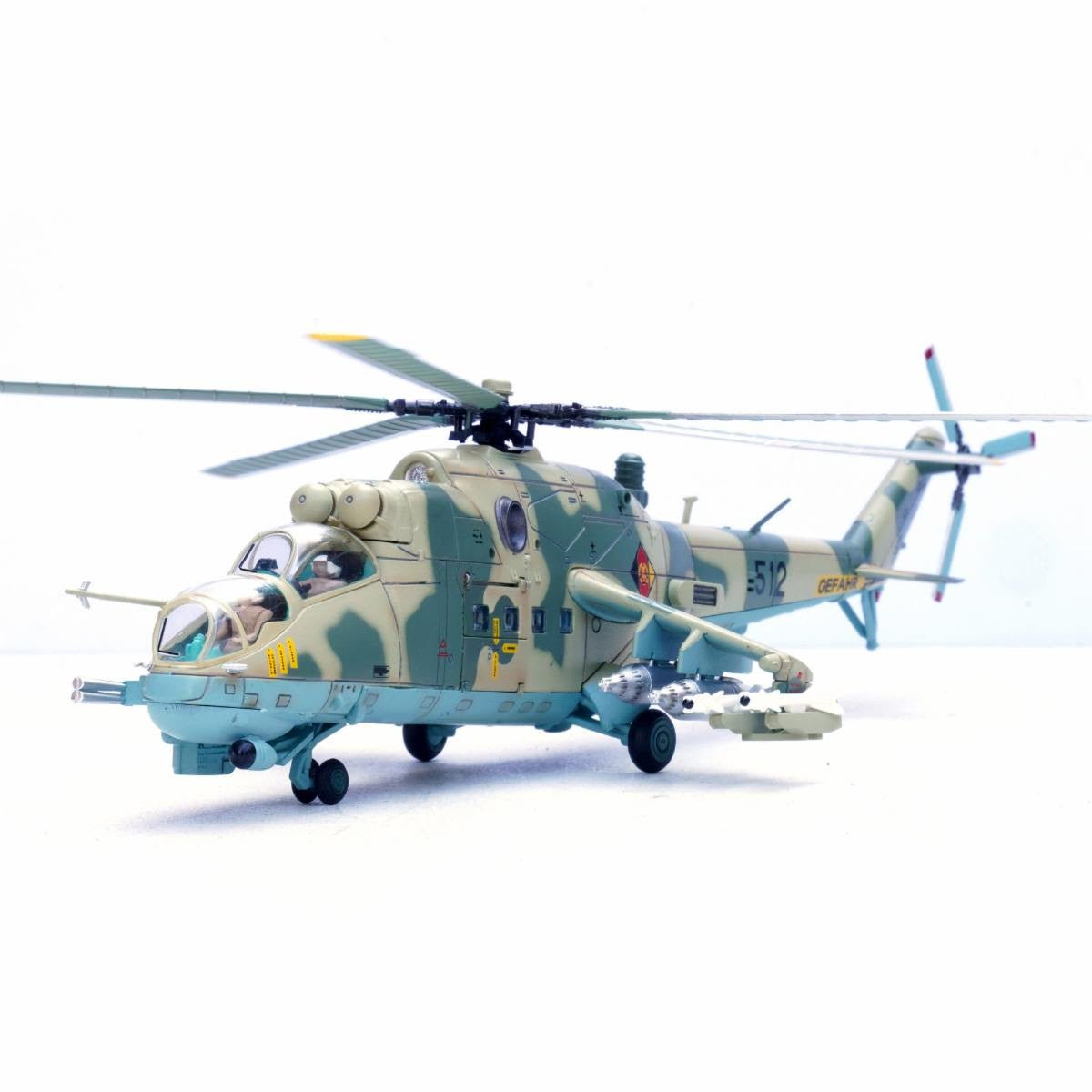 Pre - Order Panzerkampf 14005PG 1:72 MI - 24P, 5th Helicopter Sqn. 512 1988 - Basepohl AB, Eastern Germany