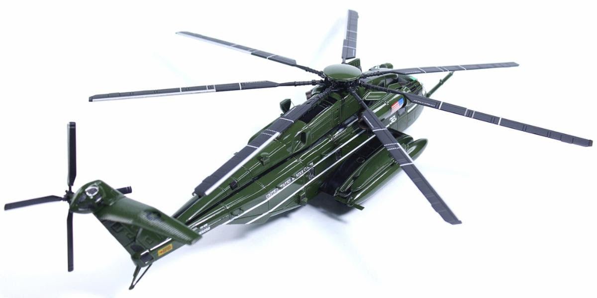 Pre-Order Panzerkampf 14060PE32 1:72 CH-53E Sea Stallion HMX-1, Number 32