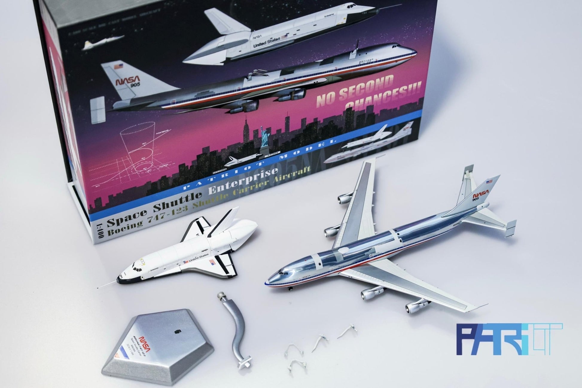 Pre - Order Patriot Model PT - 400 - 023FD 1:400 Boeing 747 - 123 NASA N905NA & Space Shuttle Orbiter OV - 101"Enterprise" Flaps Down Edition