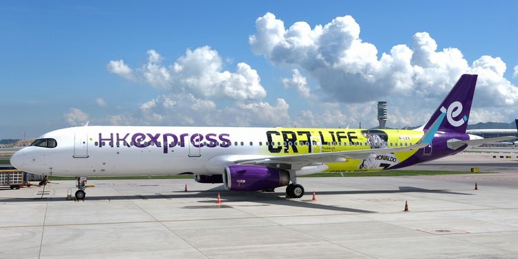 Pre - Order Phoenix 04657 1:400 HK Express A321 B - LEE "CR7 LIFE Museum Hong Kong"