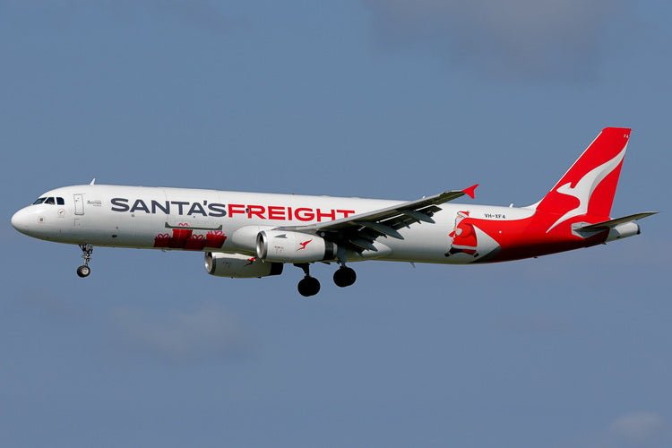Pre - Order Phoenix 11972 1:400 Qantas Freight A321(P2F) VH - XF4 "Santa’s Freight"