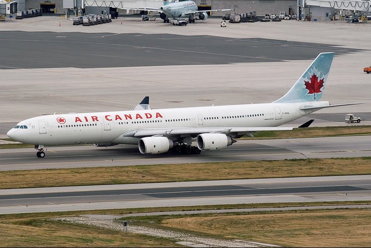 Pre - Order Phoenix 12002 1:400 Air Canada A340 - 500 C - GKOM