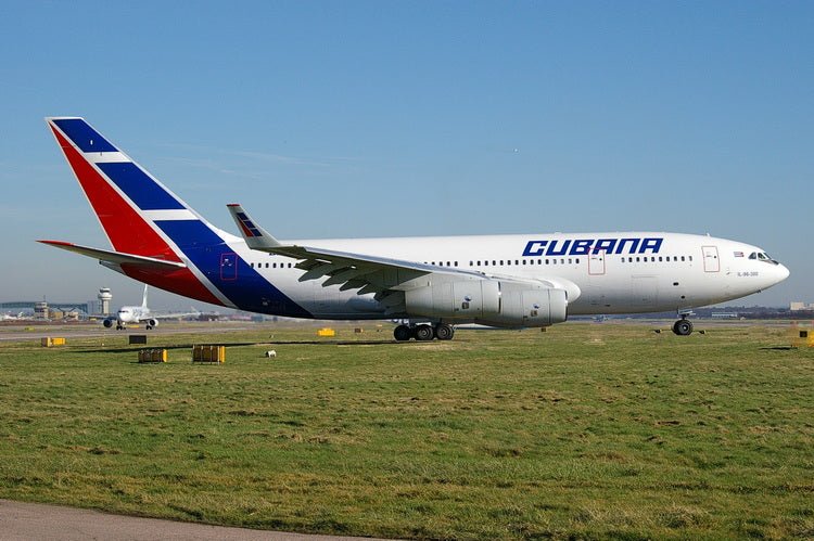 Pre - Order Phoenix 12019 1:400 Cubana Il - 96 - 300 CU - T1254