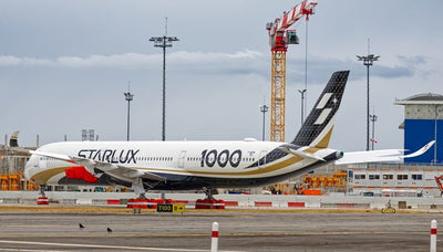 Pre - Order Phoenix 12036 1:400 Starlux Airlines A350 - 1000 B - 58551