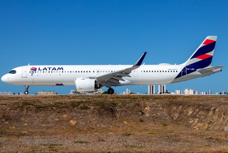 Pre - Order Phoenix 12046 1:400 LATAM A321neo PS - LBA