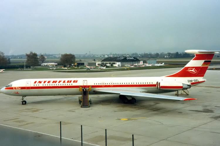 Pre - Order Phoenix 12052 1:400 Interflug Il - 62M DM - SEL