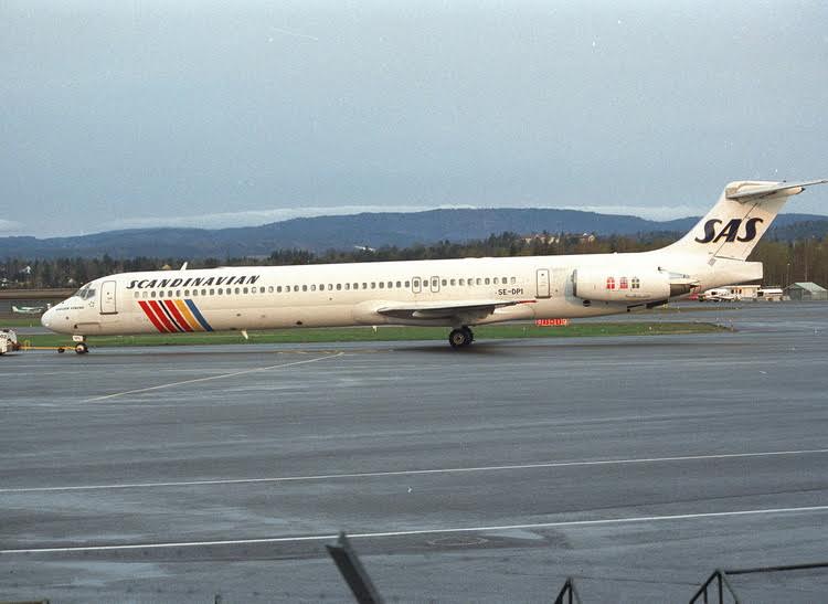 Pre - Order Phoenix 12057 1:400 SAS MD - 83 SE - DPI