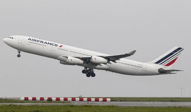 Pre - Order Phoenix 12063 1:400 Air France A340 - 300 F - GLZS