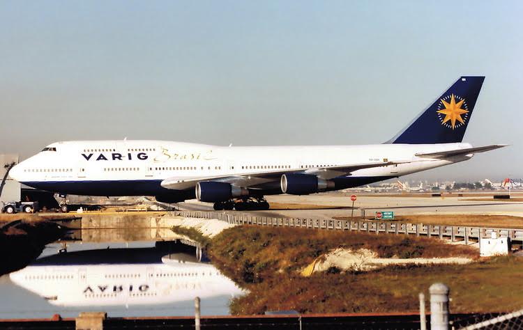 Pre - Order Phoenix 12064 1:400 Varig B747 - 300 PP - VNH