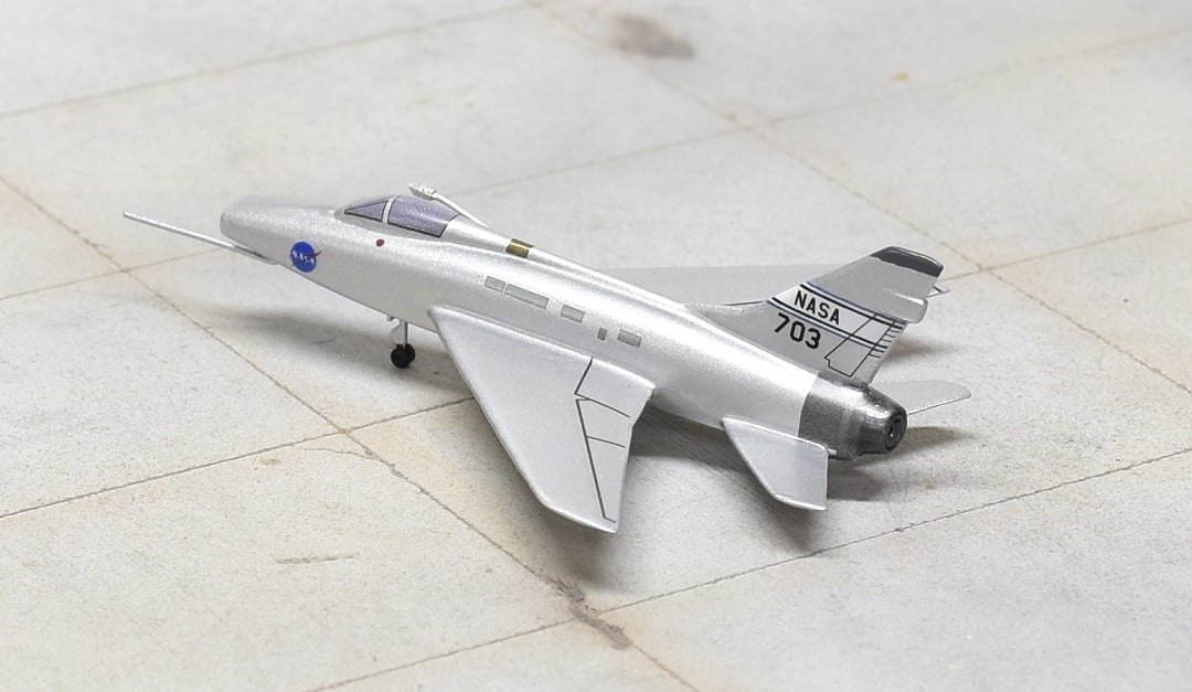 Pre - Order Sky Classics 1:200 SCF10001 North American F - 100 531703 Silver White Tail Band NASA