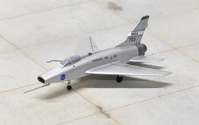 Pre - Order Sky Classics 1:200 SCF10001 North American F - 100 531703 Silver White Tail Band NASA
