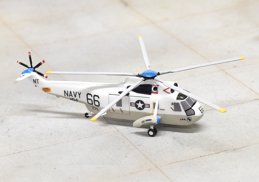 Sky Classics SC2SK03 1:200 SH-3D Sea King 152711 HS-4 USS Hornet Apoll ...