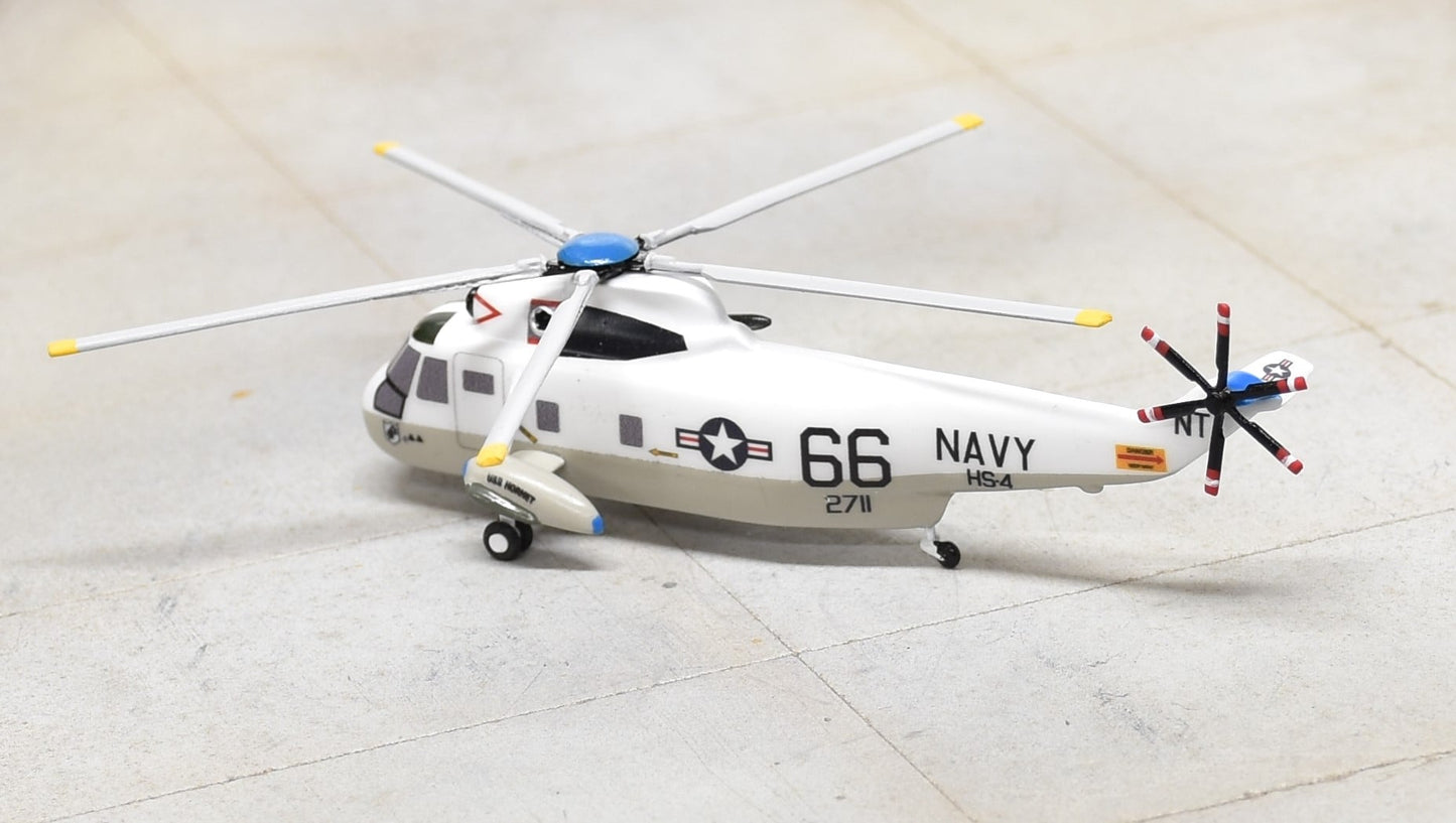 Pre - Order Sky Classics SC2SK03 1:200 SH - 3D Sea King 152711 HS - 4 USS Hornet Apollo Rescue