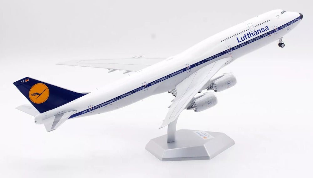 Pre - Order SQ Wings L2056 1:200 Lufthansa Boeing B747 - 8 Retro Livery D - ABYT