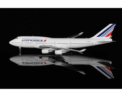 Pre - Order SQ Wings L2070 1:200 Air France Boeing 747 - 400 F - GITH