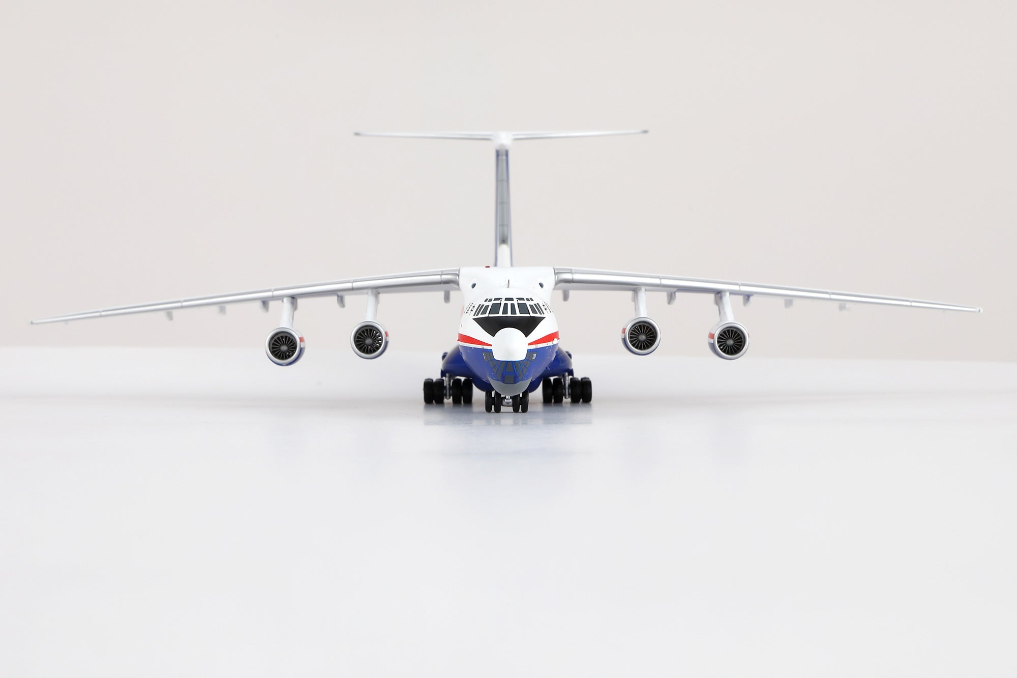 SQ Wings L2094 1:200 Ilyushin IL-76 H-6670 – MTS Aviation Models