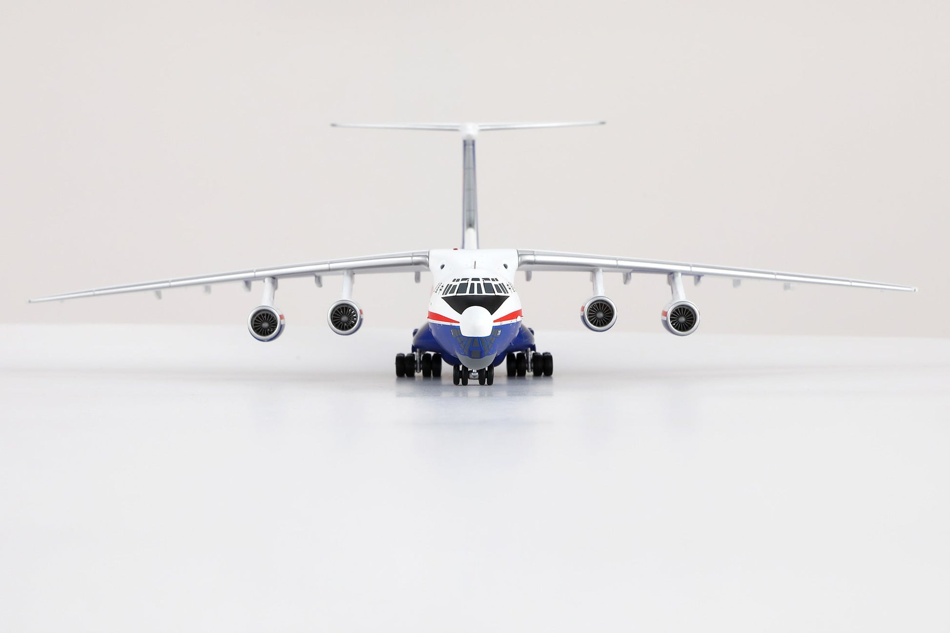 Pre-Order SQ Wings L2094 1:200 IL-76 IL-76 H-6670