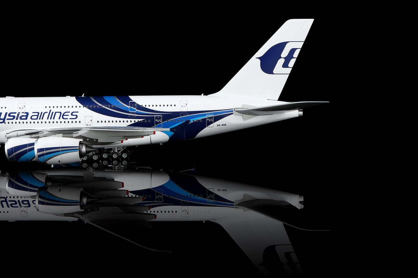 Pre-Order SQ Wings L2151 1:200 Malaysia Airlines A380 9M-MNB