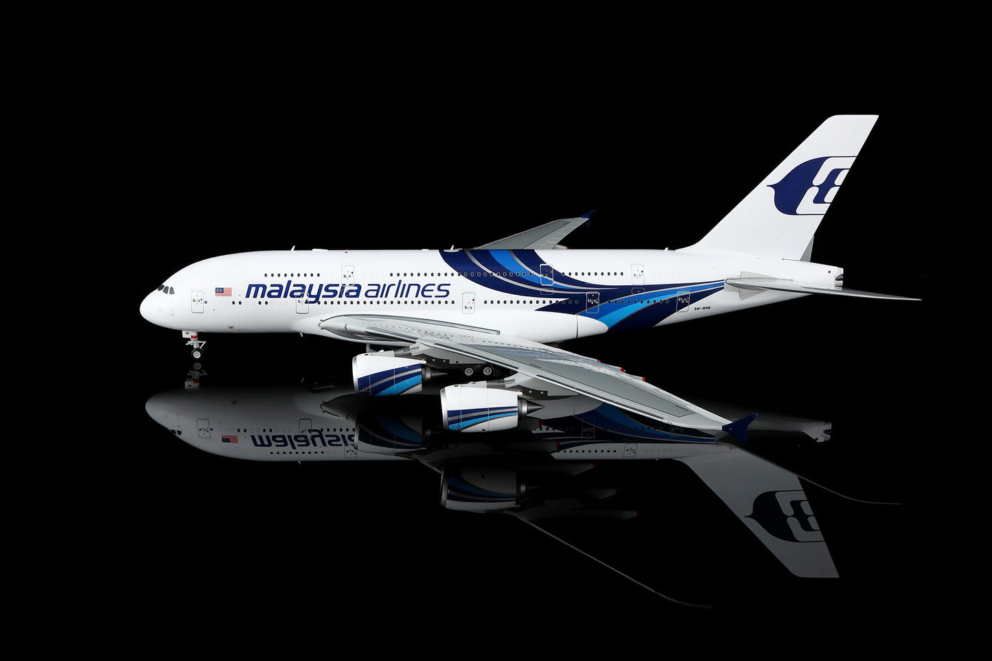 Pre-Order SQ Wings L2151 1:200 Malaysia Airlines A380 9M-MNB