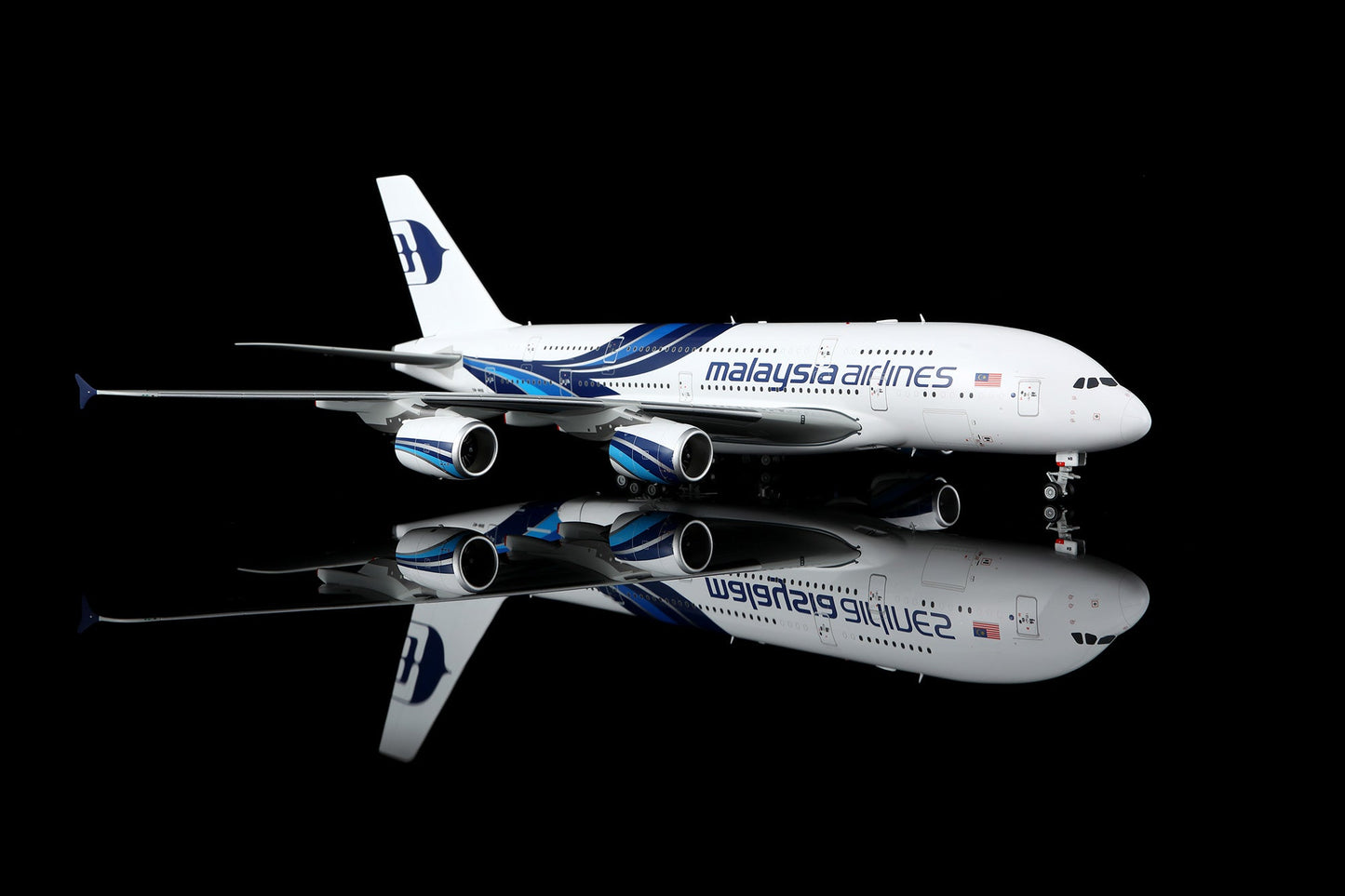 Pre-Order SQ Wings L2151 1:200 Malaysia Airlines A380 9M-MNB