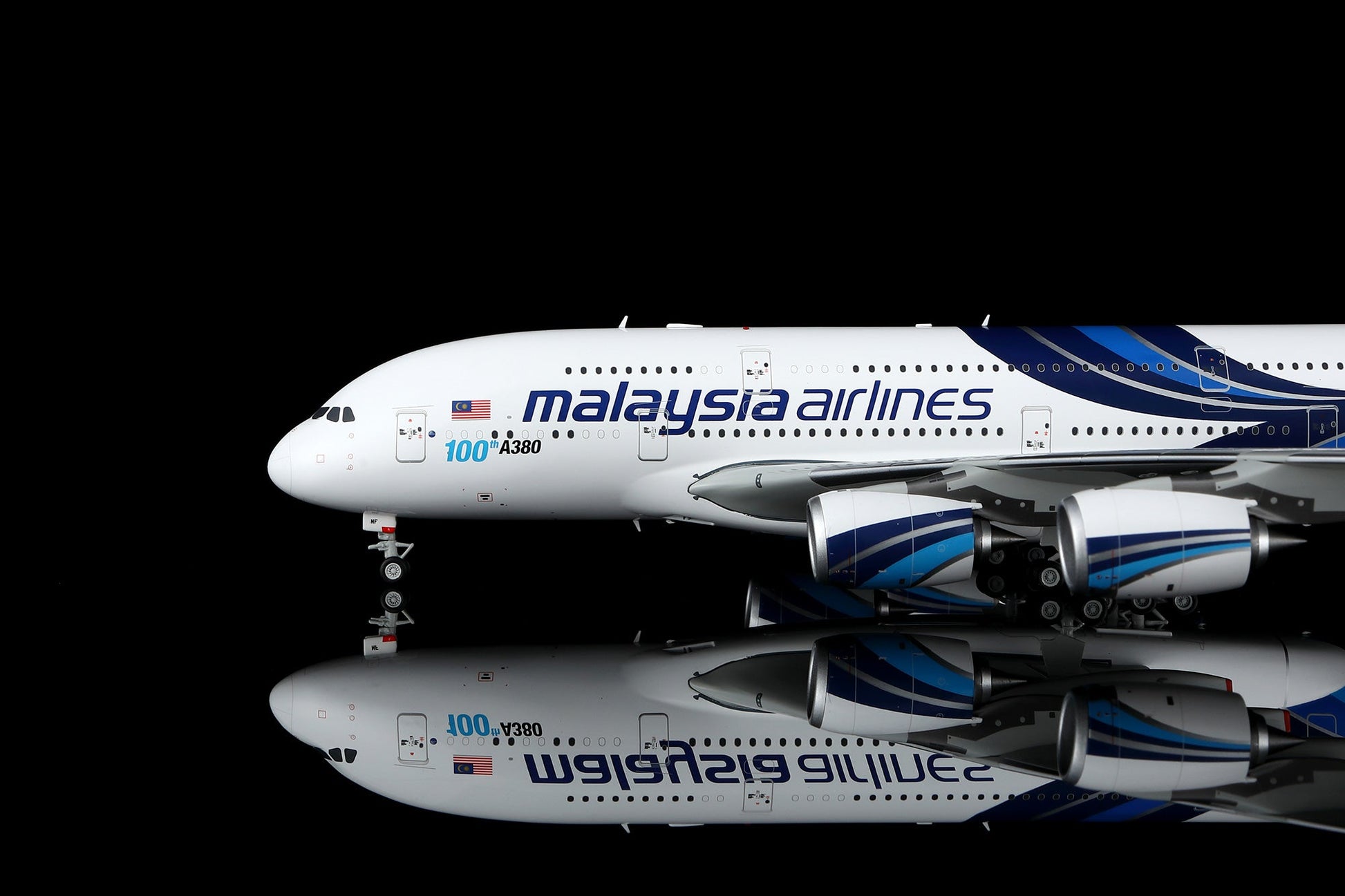 Pre-Order SQ Wings L2152 1:200 Malaysia Airlines A380 9M-MNF