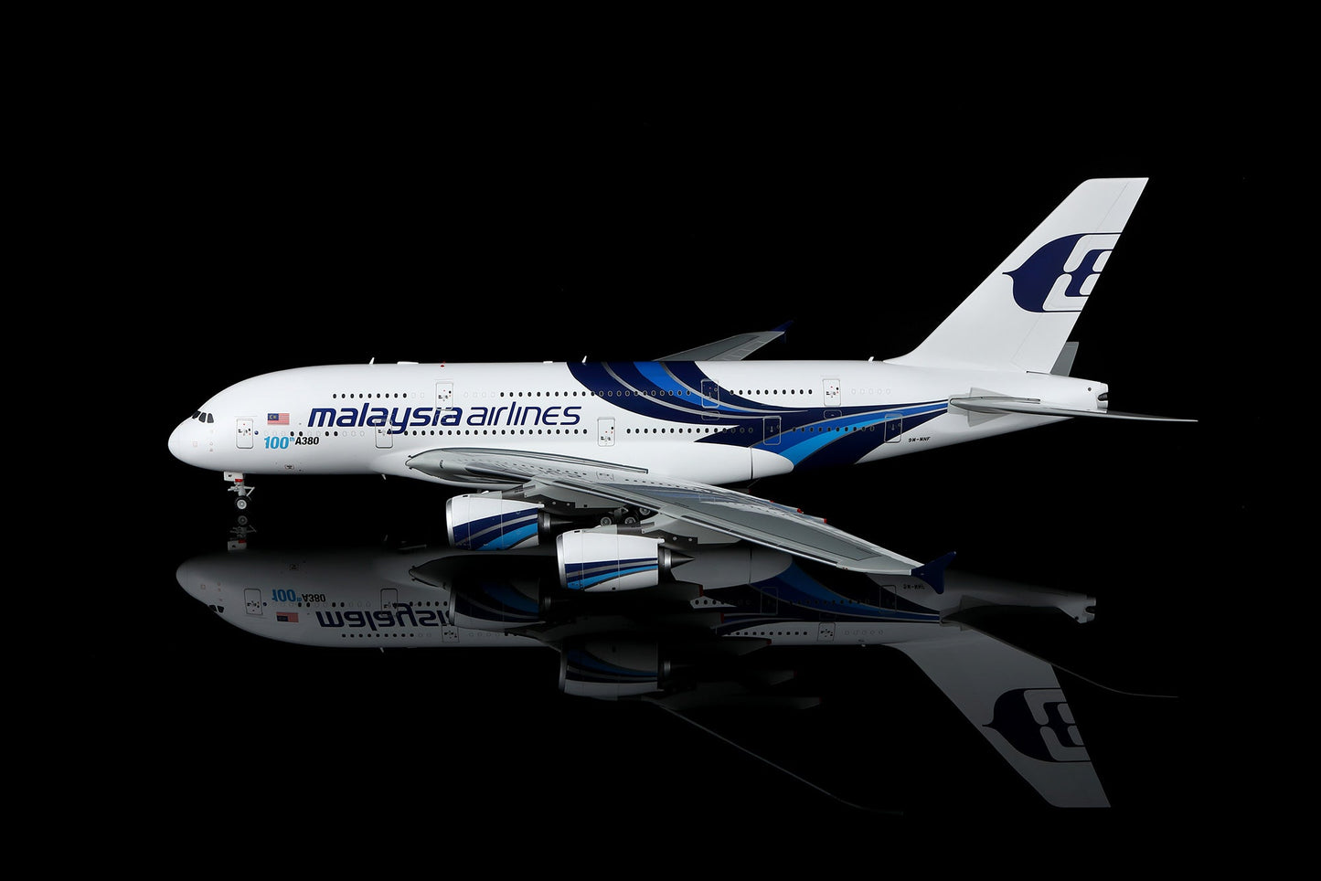 Pre-Order SQ Wings L2152 1:200 Malaysia Airlines A380 9M-MNF