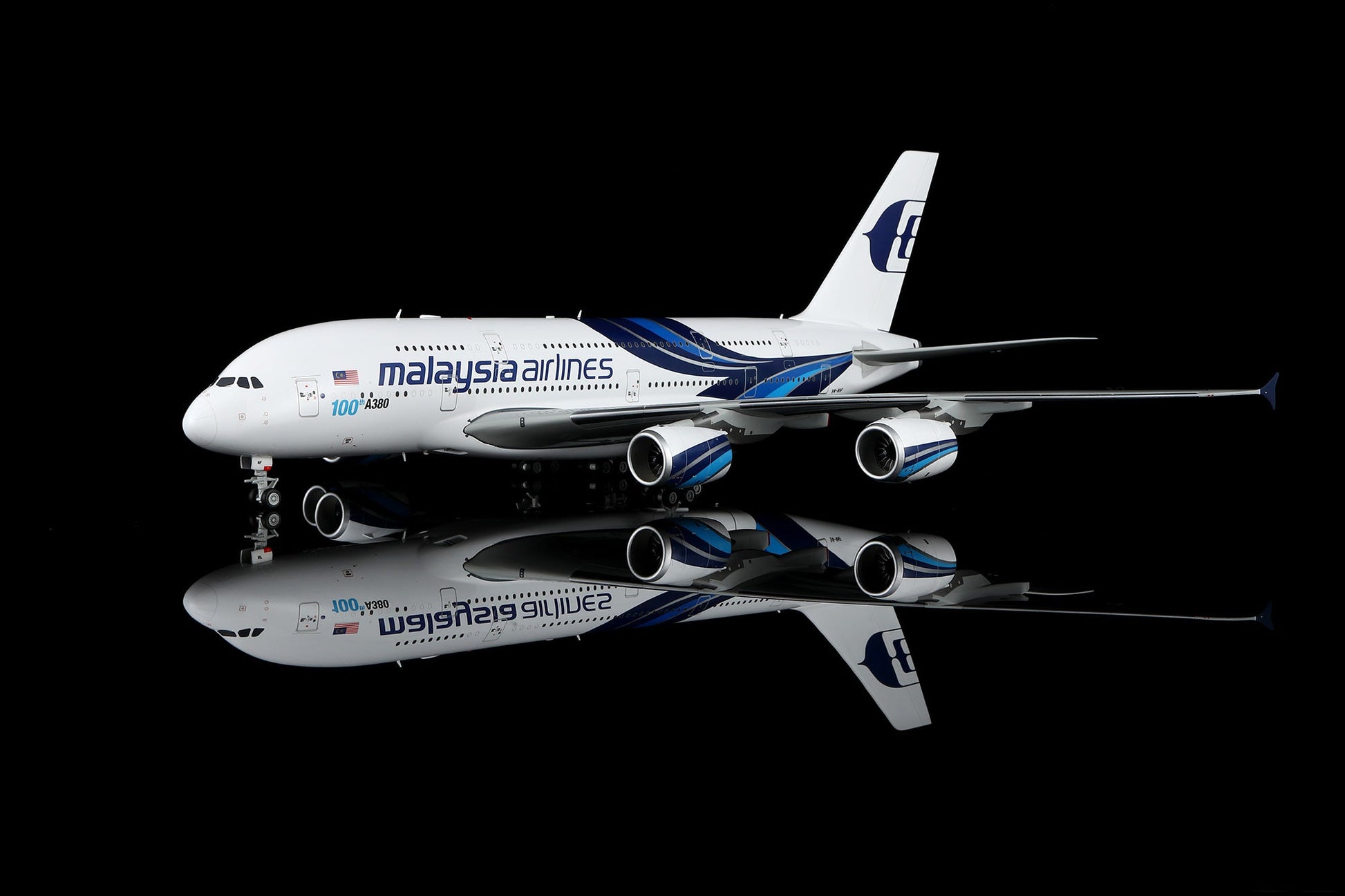 Pre-Order SQ Wings L2152 1:200 Malaysia Airlines A380 9M-MNF