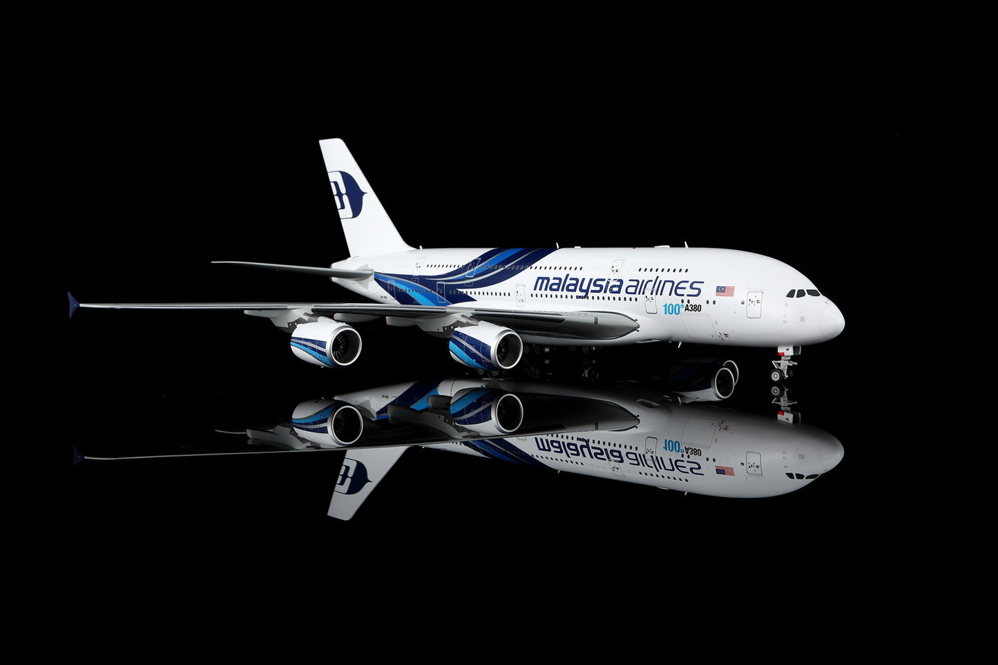 Pre-Order SQ Wings L2152 1:200 Malaysia Airlines A380 9M-MNF