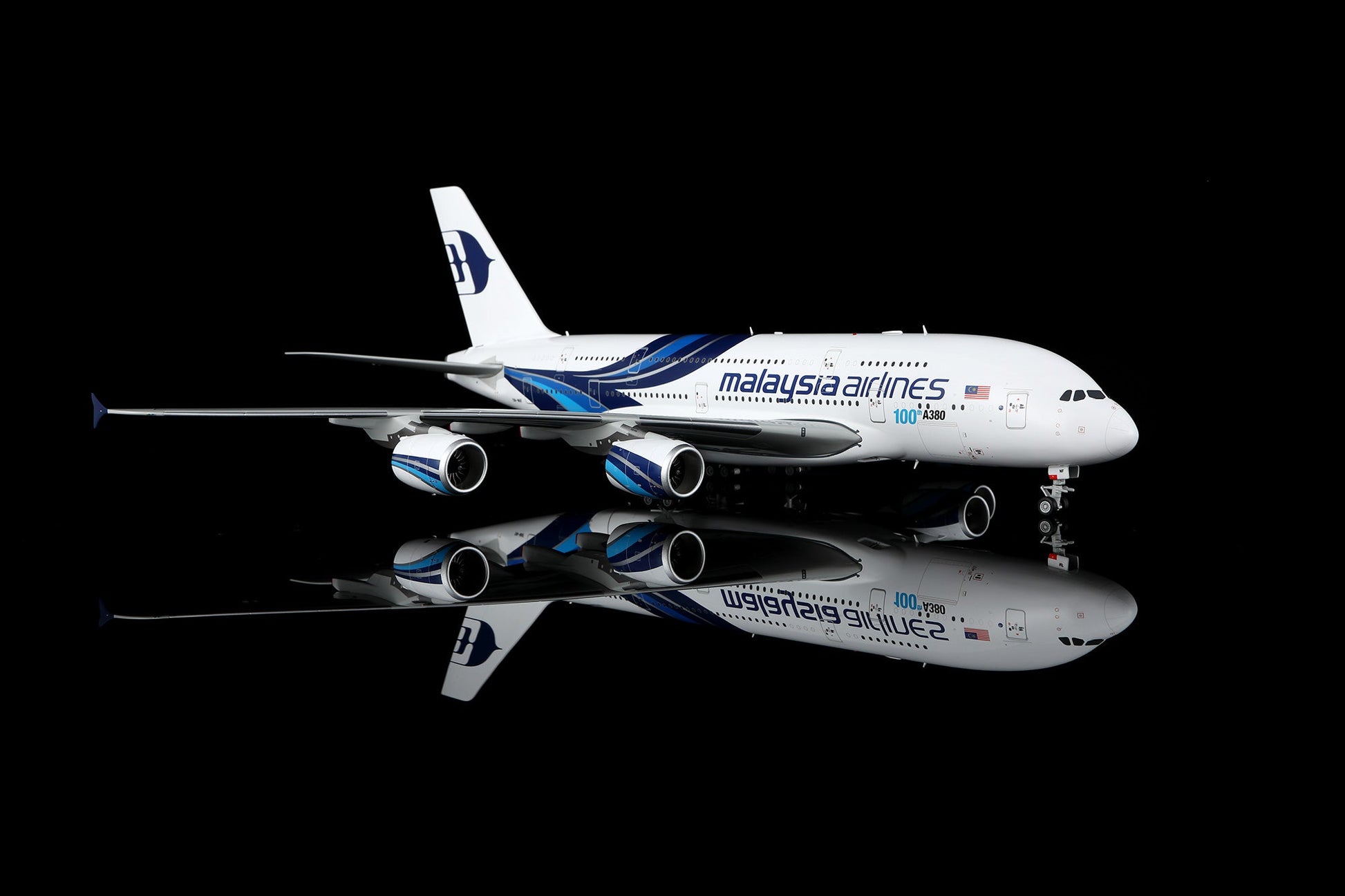 Pre-Order SQ Wings L2152 1:200 Malaysia Airlines A380 9M-MNF