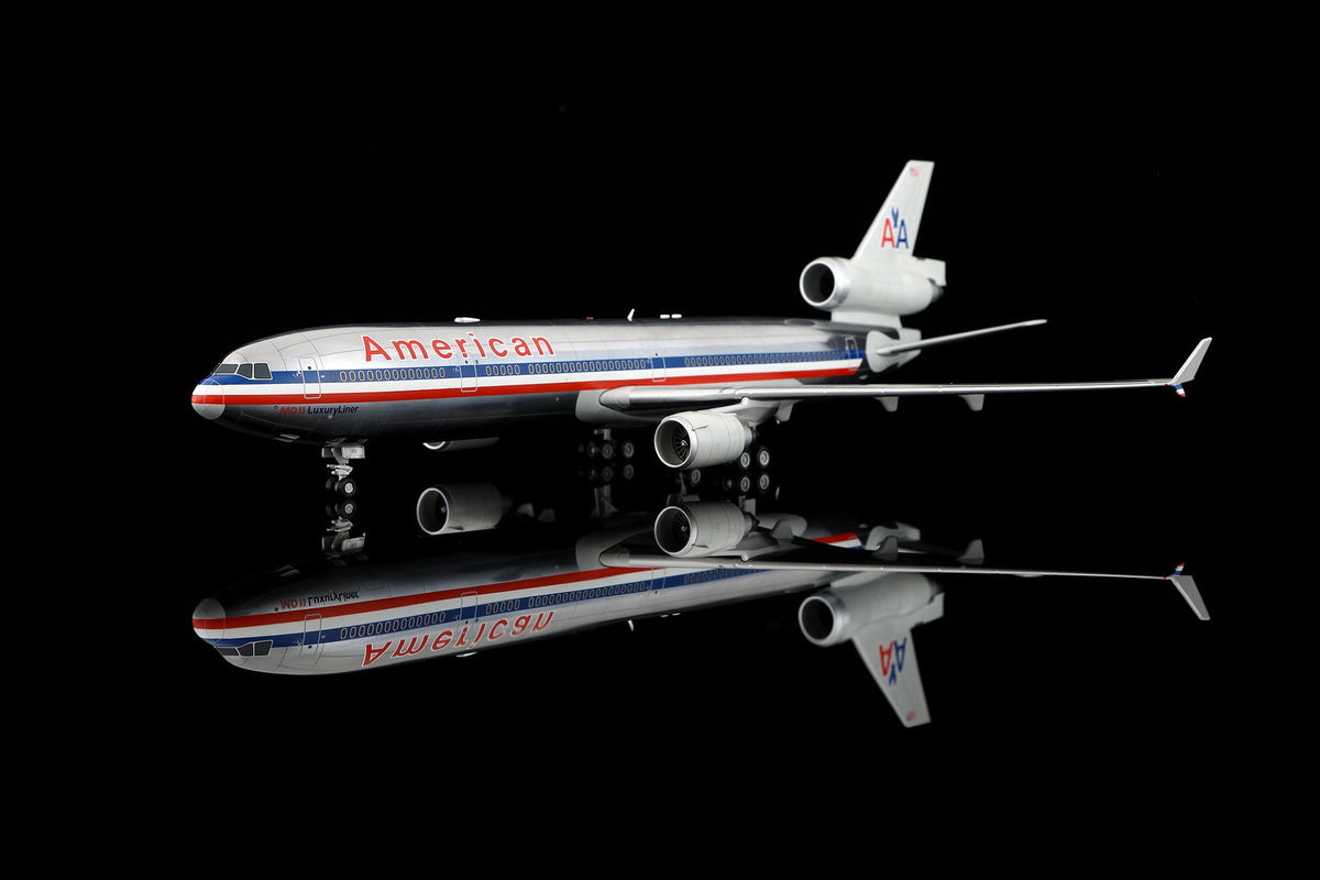 Pre-Order SQ Wings L2228 1:200 American Airlines MD-11 N1767A