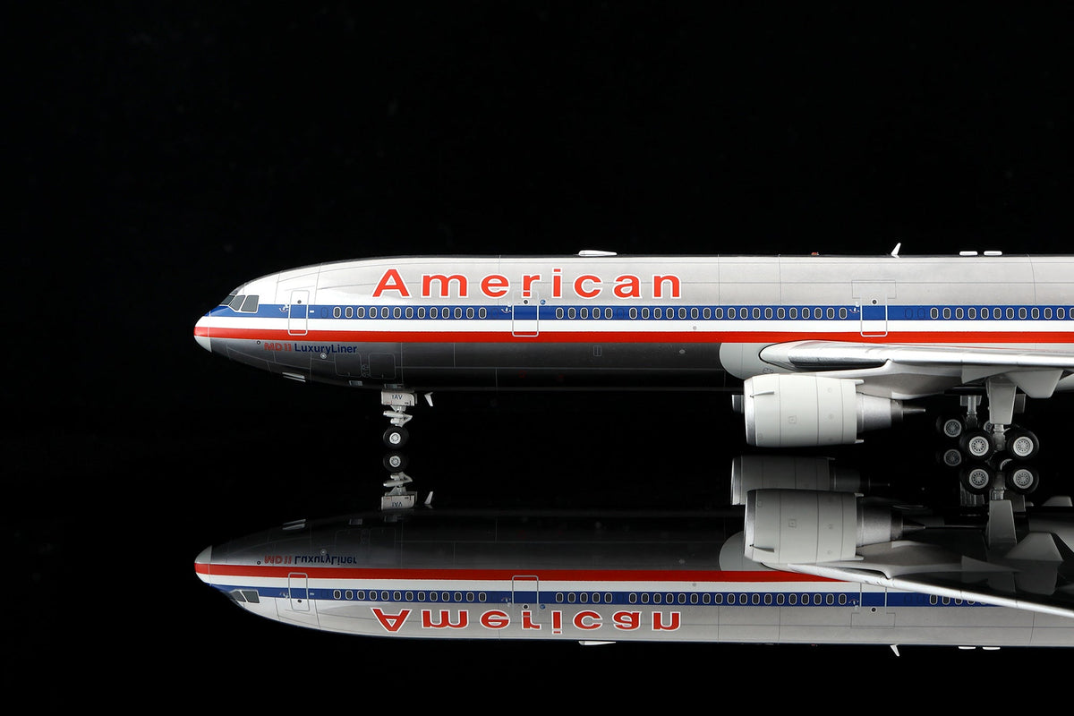 Pre-Order SQ Wings L2228FD 1:200 American Airlines MD-11 N1767A "Flaps Down"