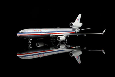 Pre-Order SQ Wings L2228FD 1:200 American Airlines MD-11 N1767A "Flaps Down"