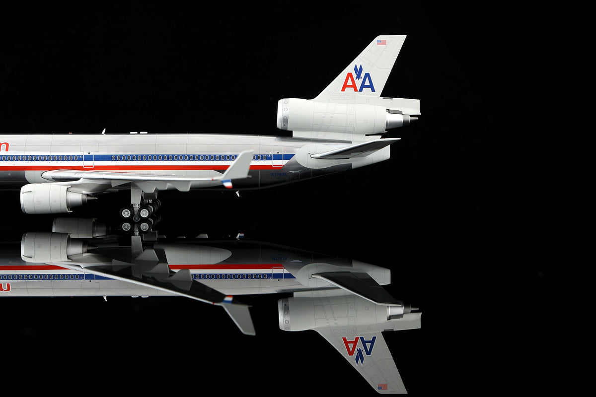 Pre-Order SQ Wings L2228FD 1:200 American Airlines MD-11 N1767A "Flaps Down"