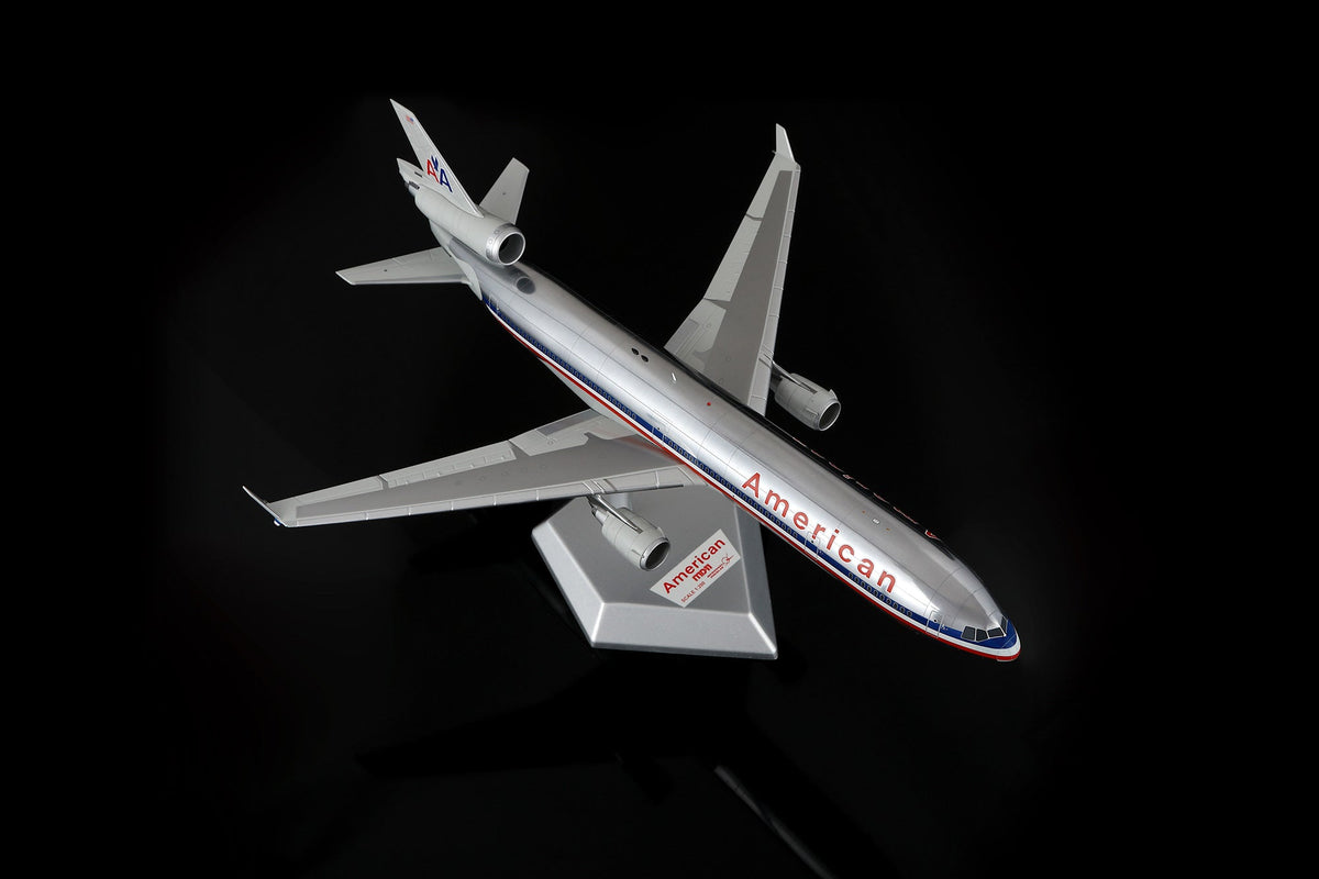 Pre-Order SQ Wings L2229F 1:200 American Airlines MD-11 N1755 "Flaps Down"