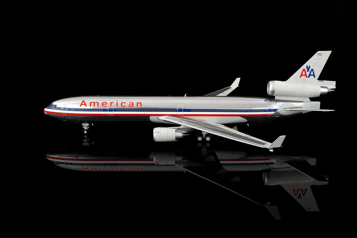 Pre-Order SQ Wings L2229F 1:200 American Airlines MD-11 N1755 "Flaps Down"