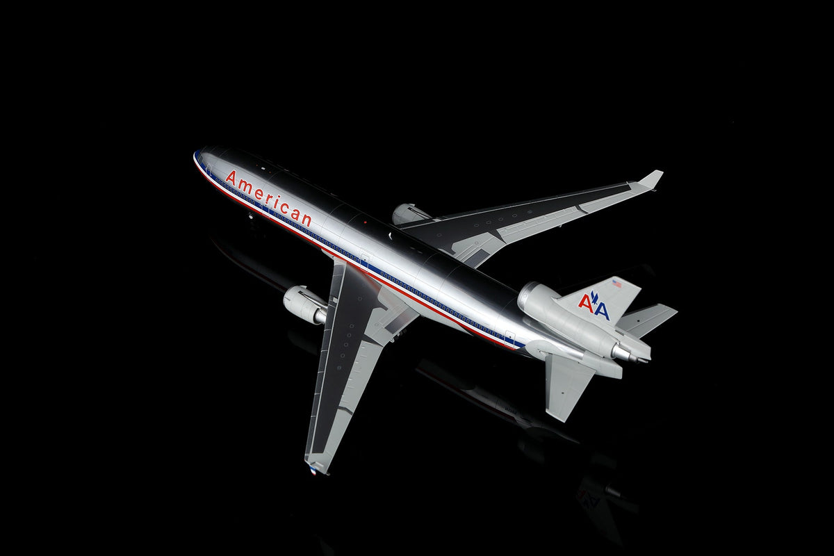 Pre-Order SQ Wings L2229F 1:200 American Airlines MD-11 N1755 "Flaps Down"