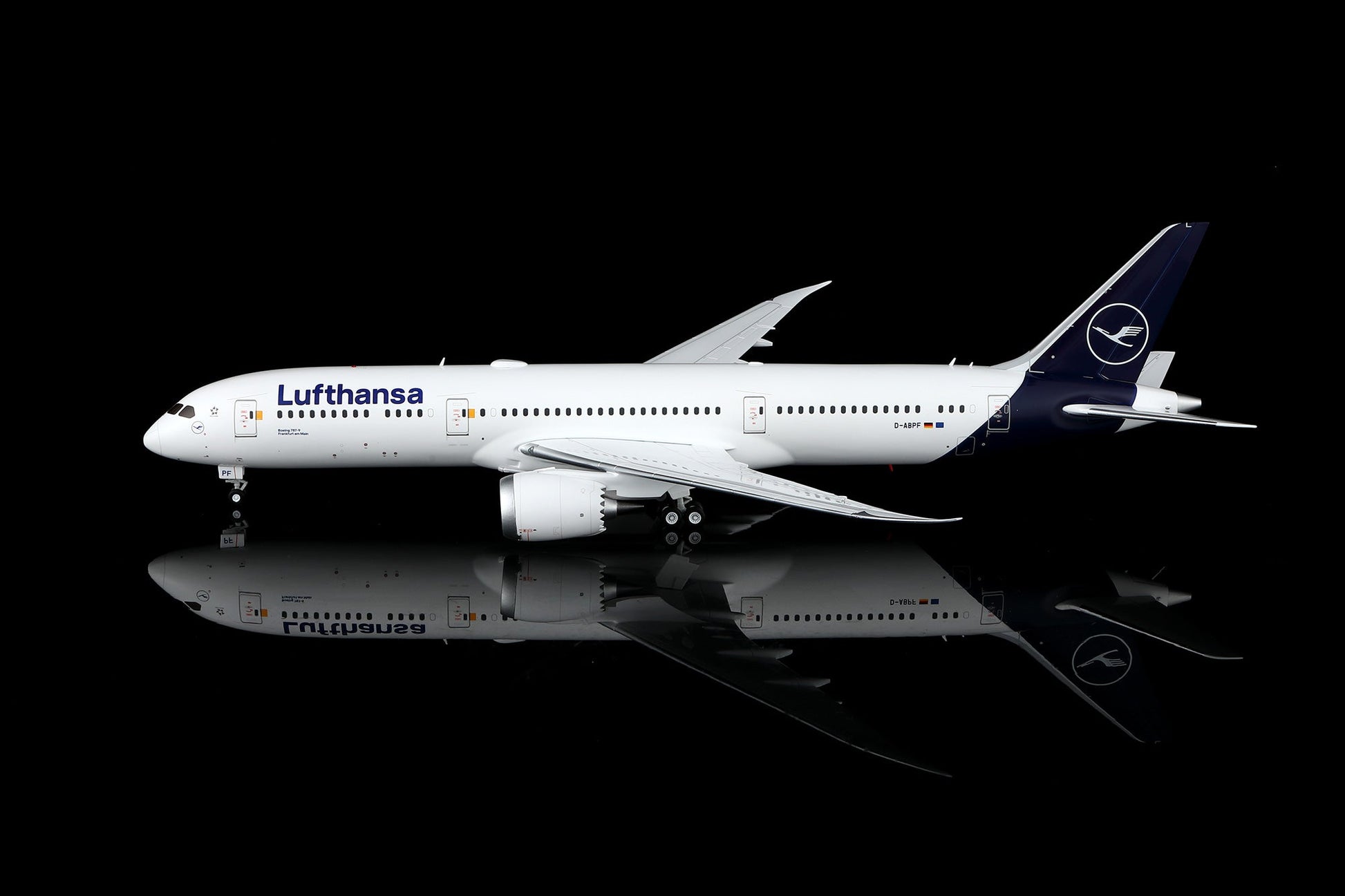 Pre-Order SQ Wings L2278 1:200 Lufthansa B787-9 D-ABPF
