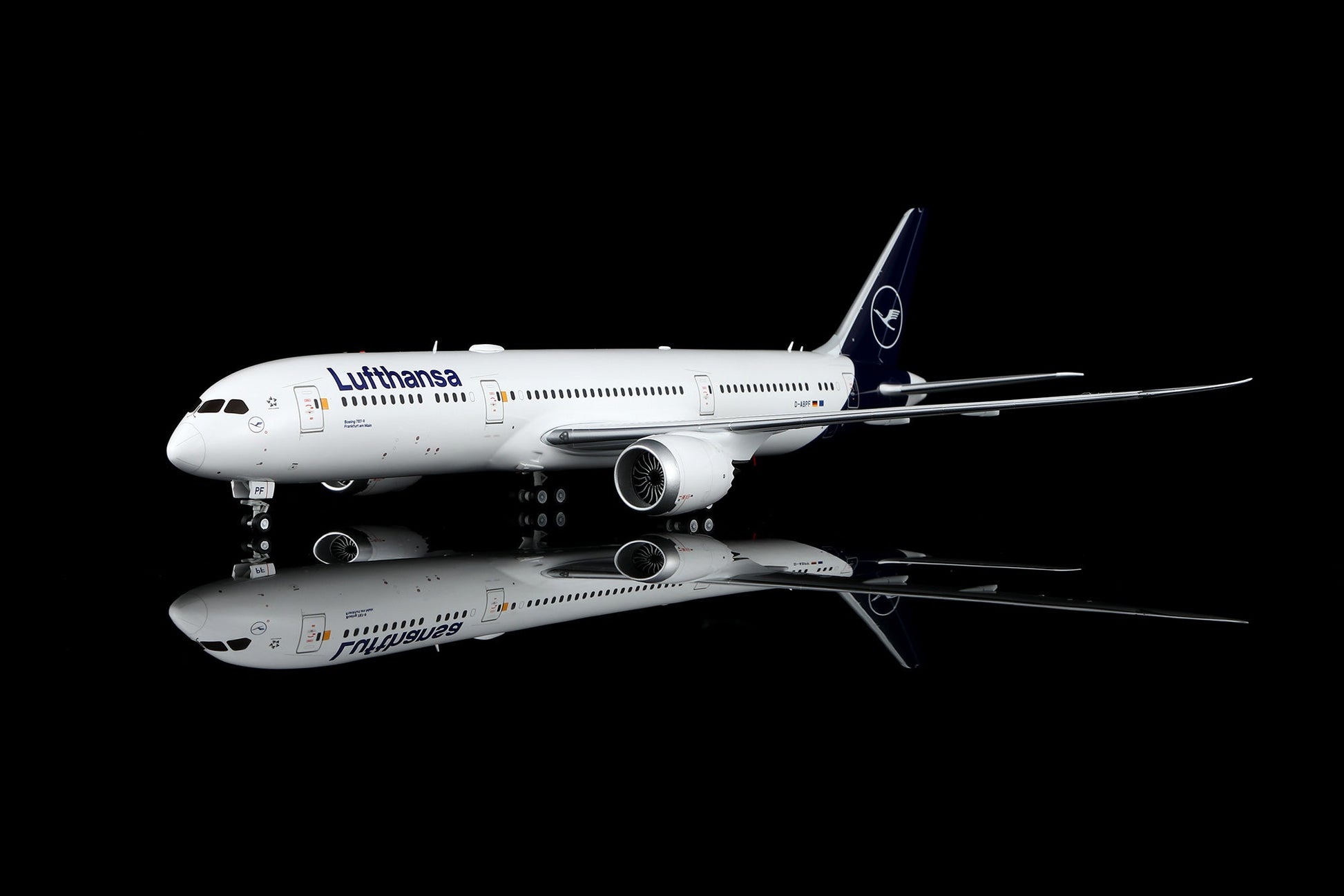 Pre-Order SQ Wings L2278 1:200 Lufthansa B787-9 D-ABPF