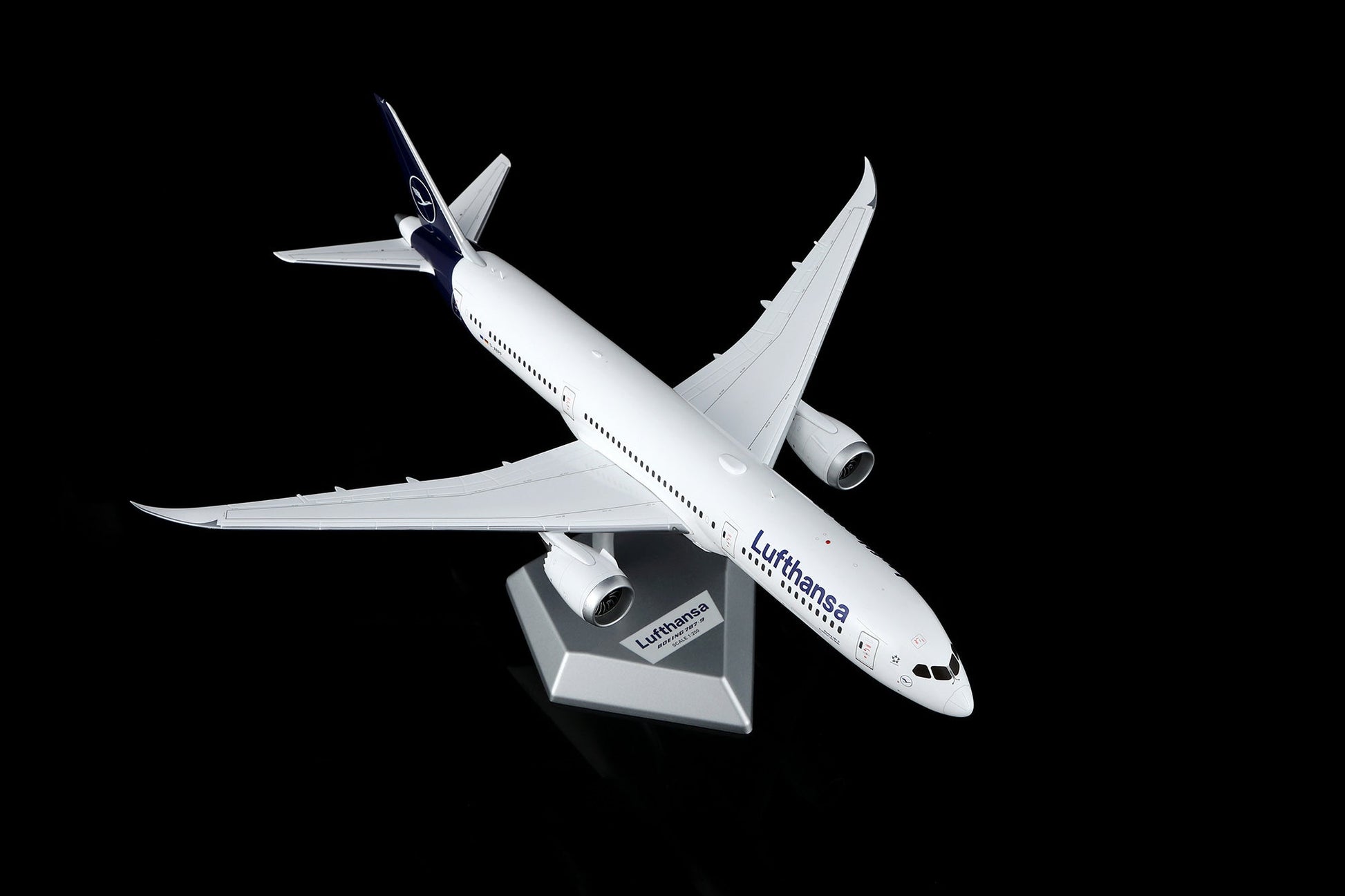 Pre-Order SQ Wings L2278 1:200 Lufthansa B787-9 D-ABPF