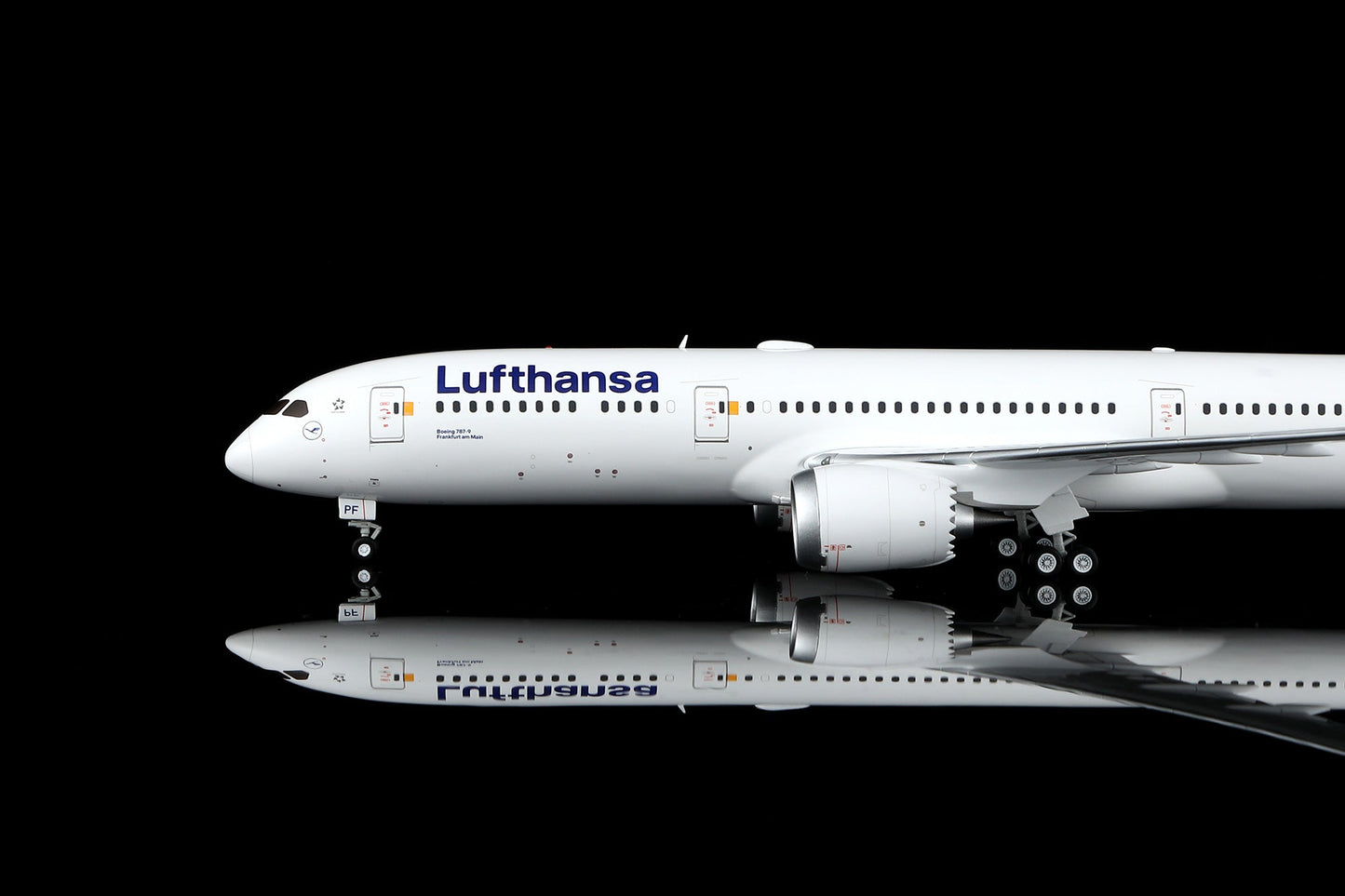 Pre-Order SQ Wings L2278 1:200 Lufthansa B787-9 D-ABPF
