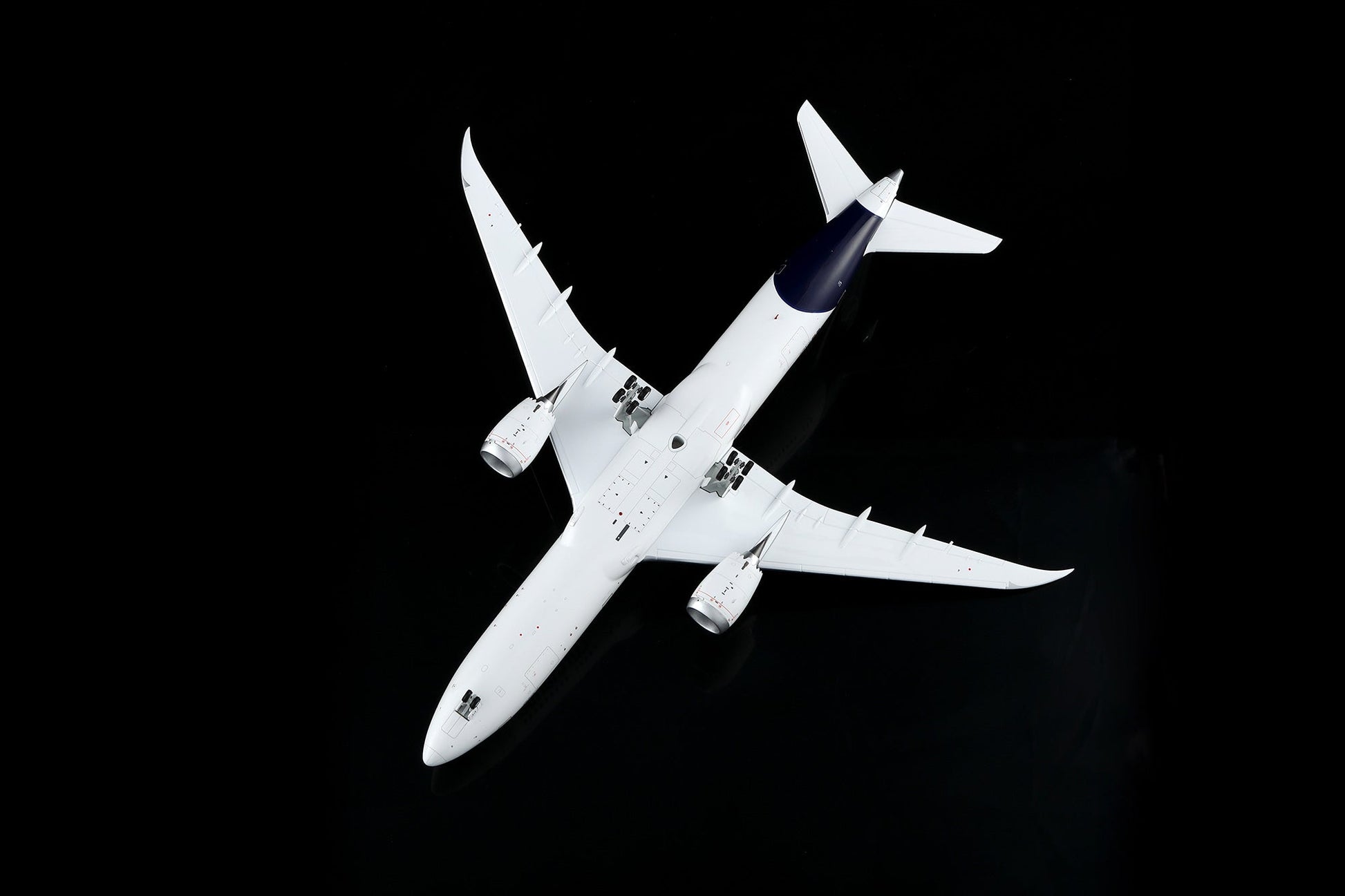 Pre-Order SQ Wings L2278 1:200 Lufthansa B787-9 D-ABPF