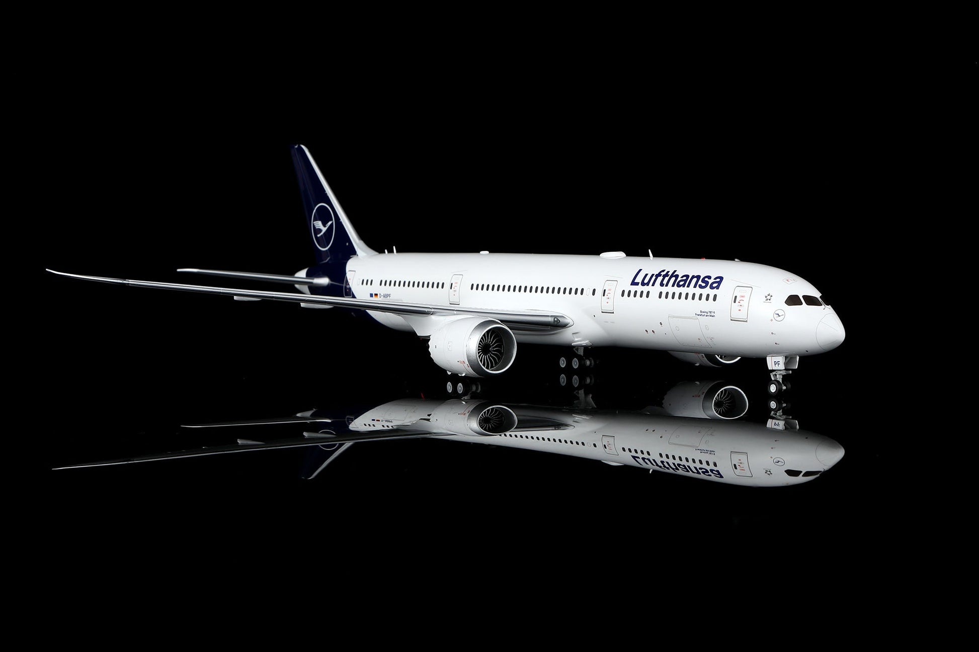 Pre-Order SQ Wings L2278 1:200 Lufthansa B787-9 D-ABPF