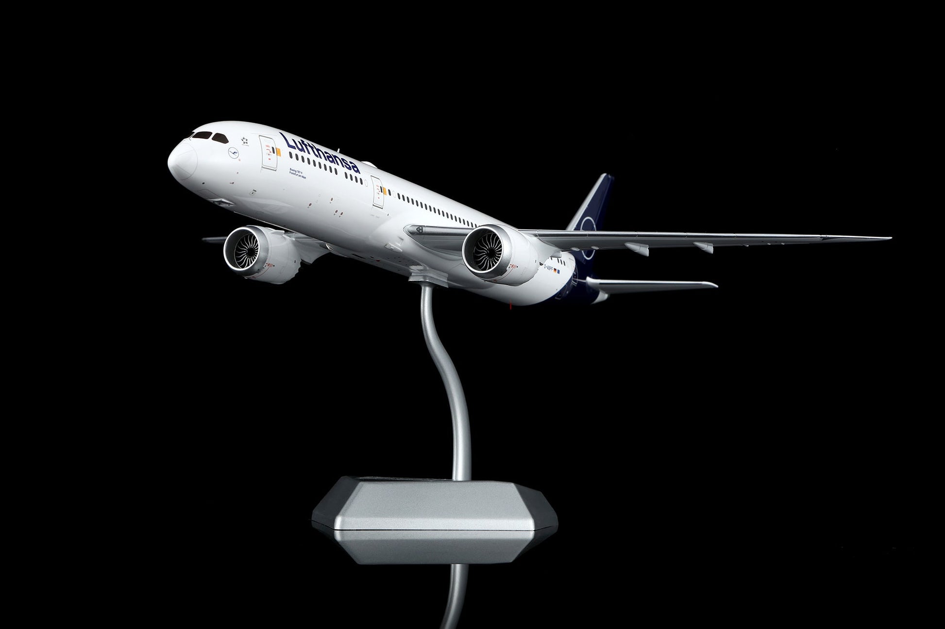 Pre-Order SQ Wings L2278 1:200 Lufthansa B787-9 D-ABPF