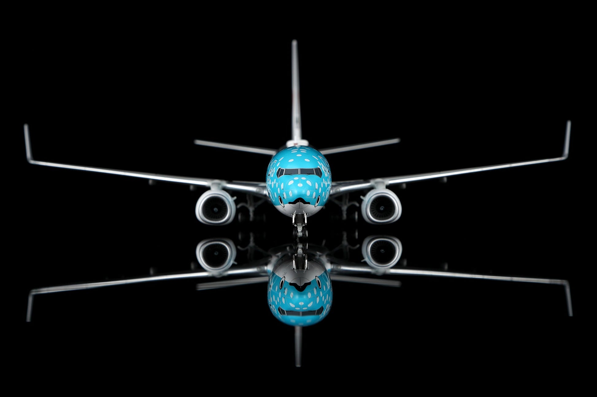 Pre-Order SQ Wings L2347 1:200 Japan Transocean Air B737-800 JA07RK Yui Jinbei