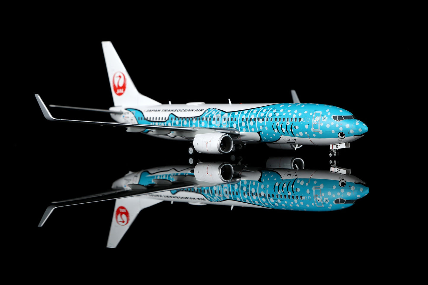 Pre-Order SQ Wings L2347 1:200 Japan Transocean Air B737-800 JA07RK Yui Jinbei