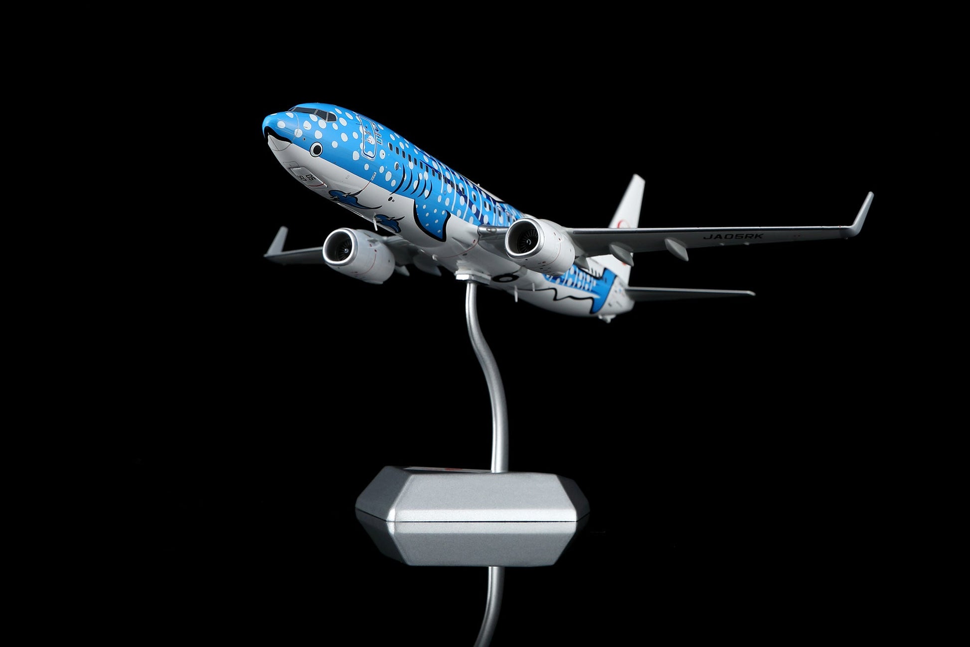 Pre-Order SQ Wings L2348 1:200 Japan Transocean Air B737-800 JA05RK Jinbei Jet
