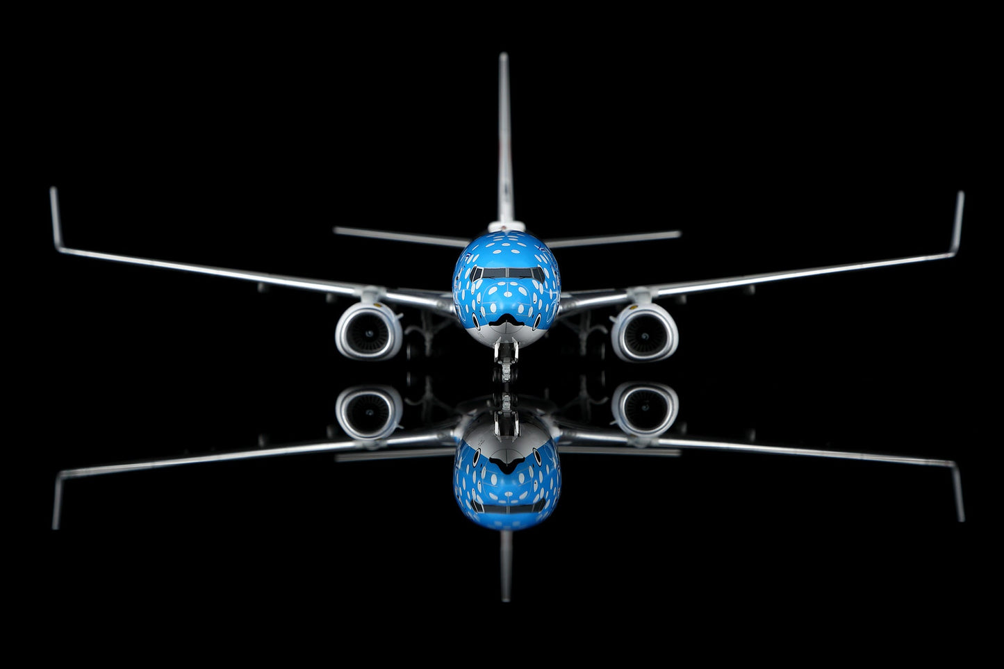 Pre-Order SQ Wings L2348 1:200 Japan Transocean Air B737-800 JA05RK Jinbei Jet