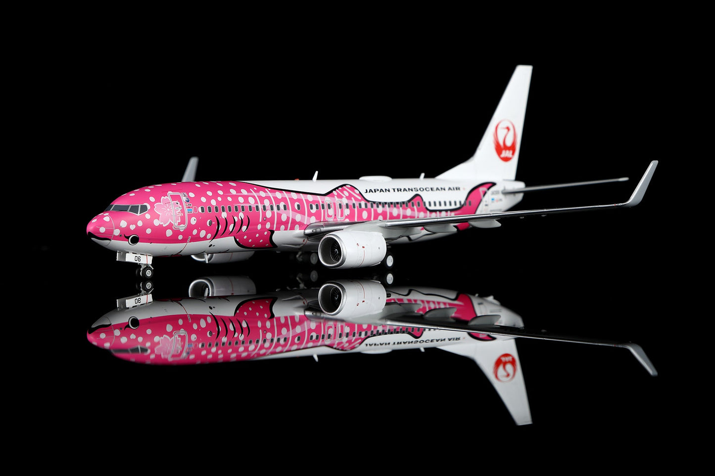 Pre-Order SQ Wings L2349 1:200 Japan Transocean Air B737-800 JA06RK Sakura Jimbei